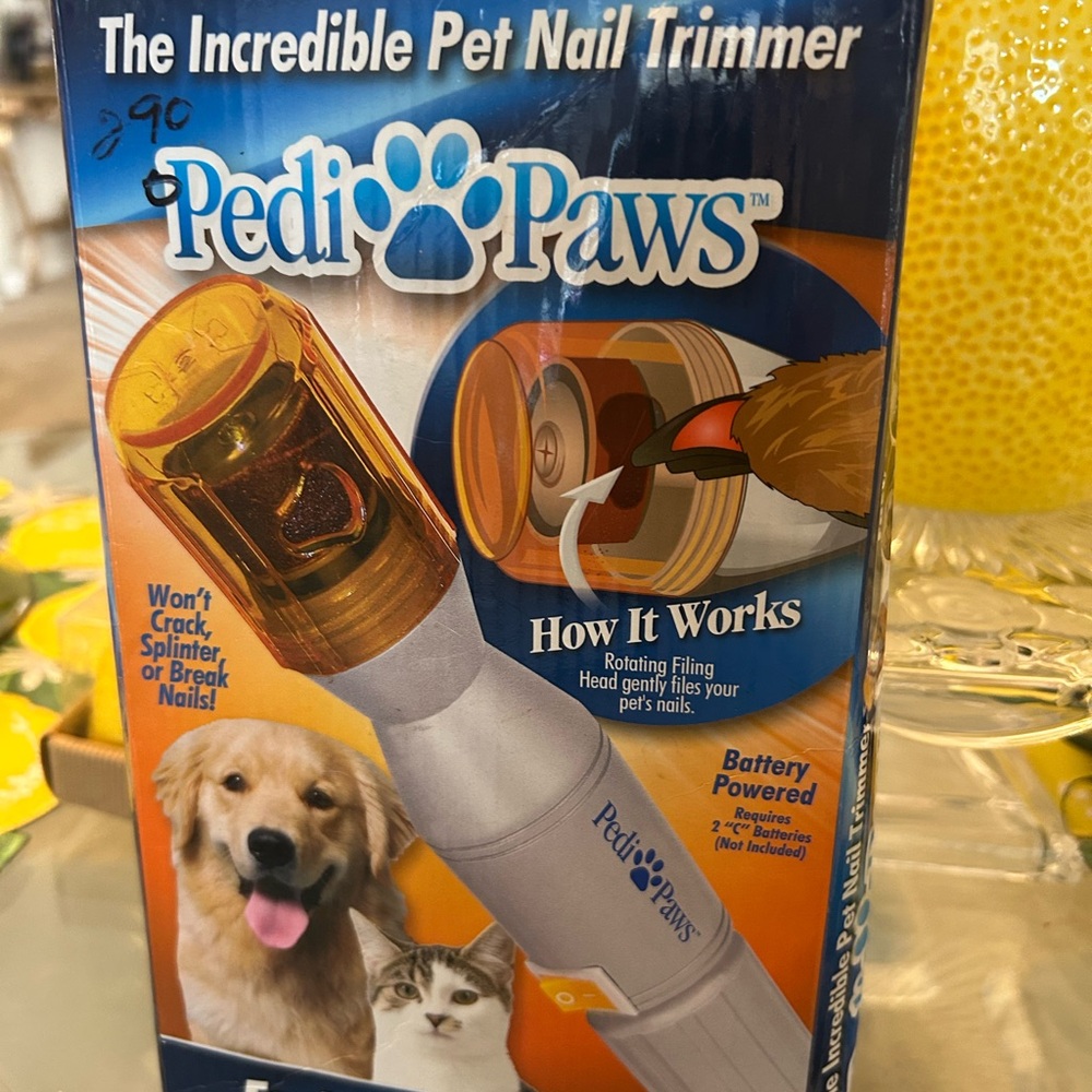 Petal & Pup Pedi Paws Pet Nail Trimmer - White, Blue, Orange pre owned